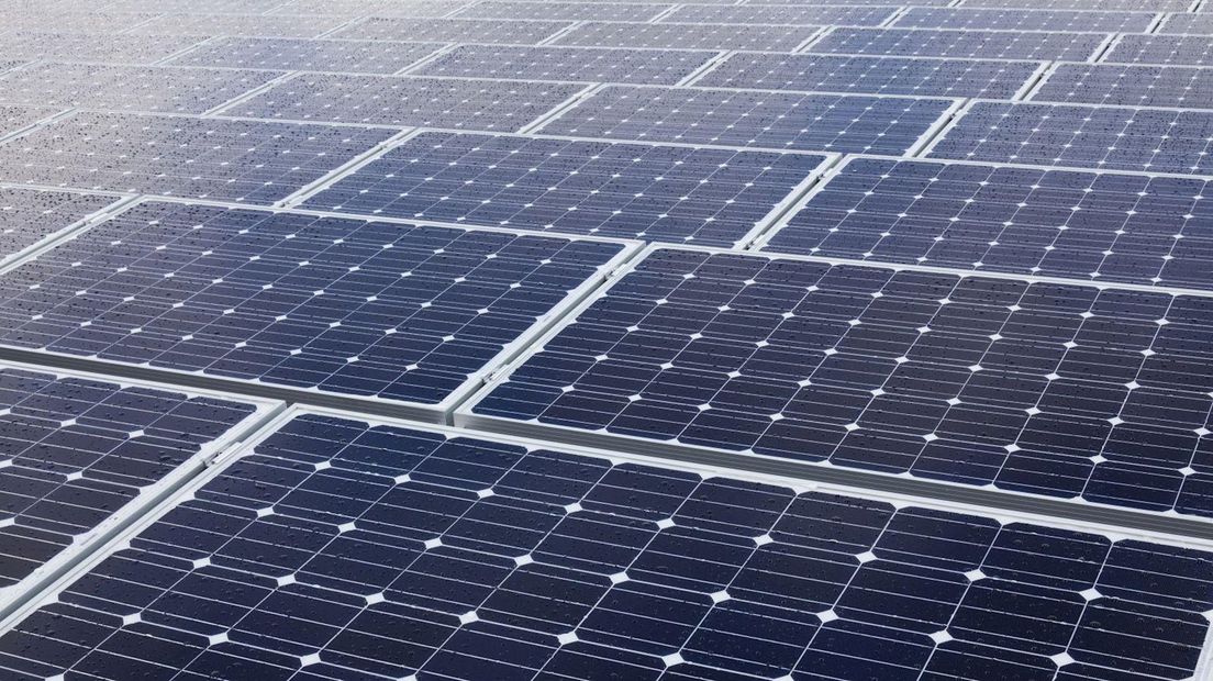 Gemeenteraad Dalfsen positief over plan zonnepark met kleine tienduizend panelen in Lemelerveld