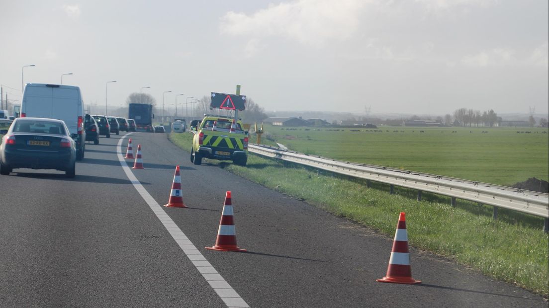Snoeimachine valt van aanhanger bij Kampen-Zuid