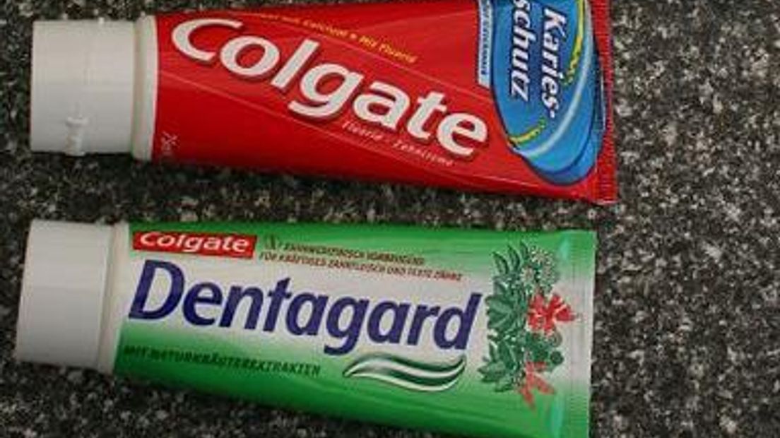 Waarom zit fluoride in tandpasta? - Rijnmond