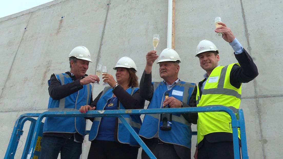 Vlag gehesen: verbouwing Mall of the Netherlands bereikt hoogste punt