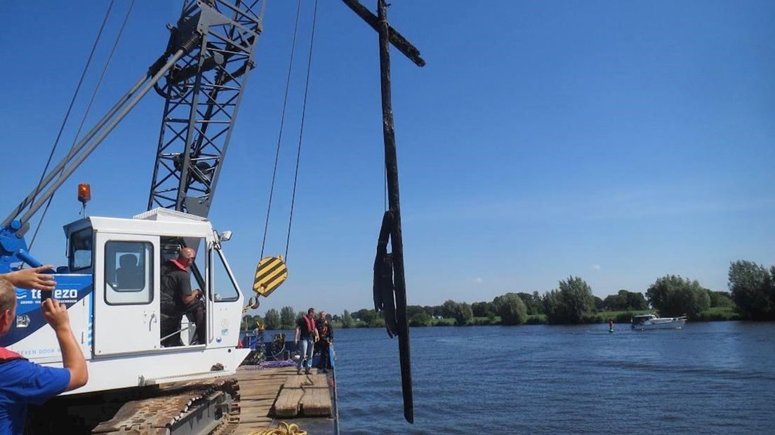 Brokstukken scheepswrak Zwartewater