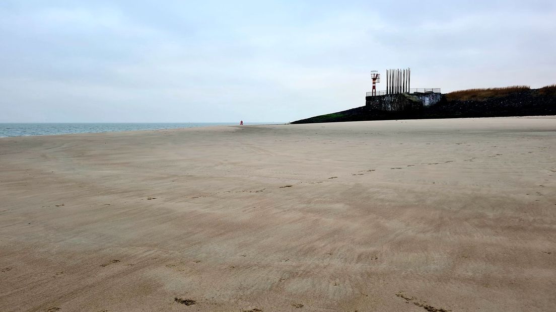 Het verlaten Badstrand