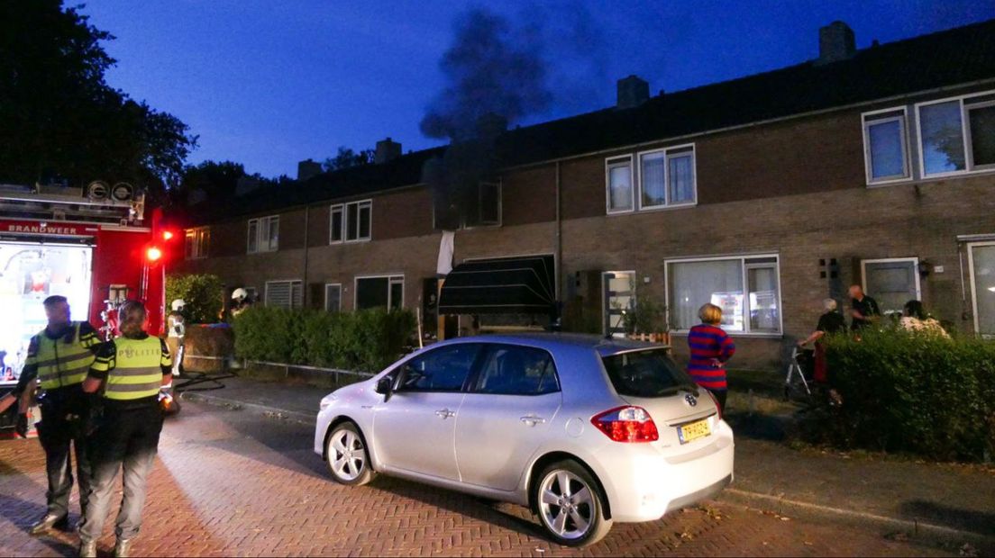 Flinke schade bij woningbrand in Enschede