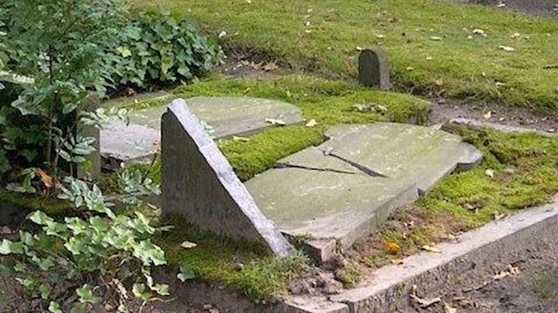 Vernielde graven