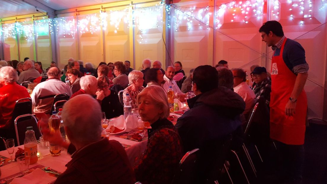 Gratis vijf gangendiner in Den Haag: 'Onze gasten zijn allemaal alleen