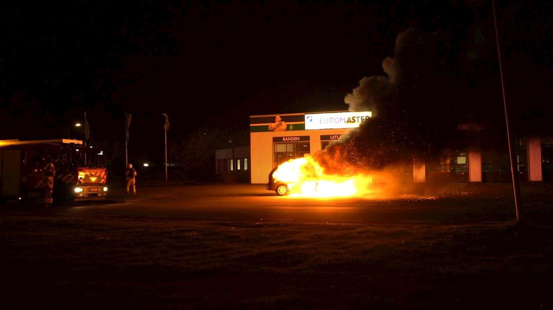 Auto uitgebrand in Deventer