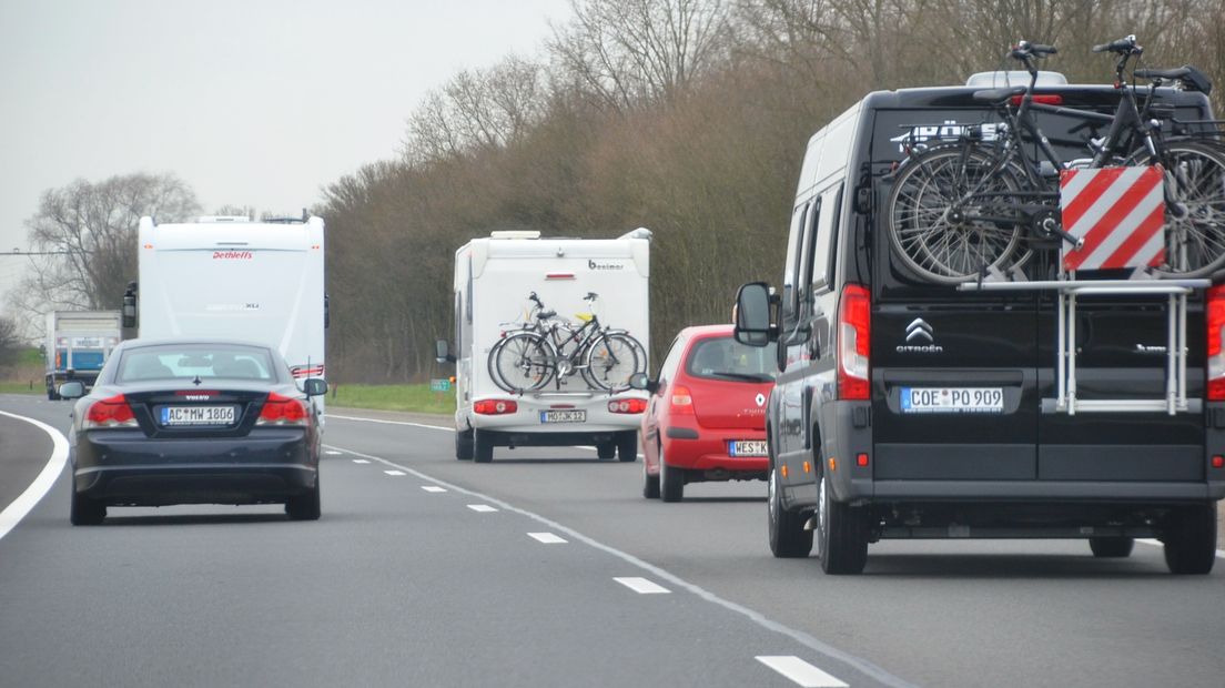 Duitse toeristen op de A58