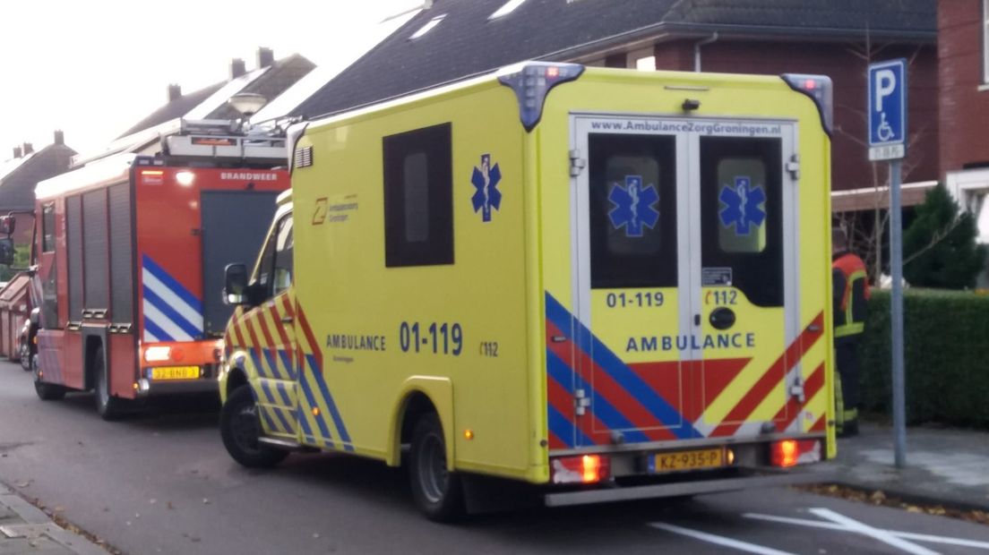 Hulpverleningsdiensten in de Porfierstraat in Groningen
