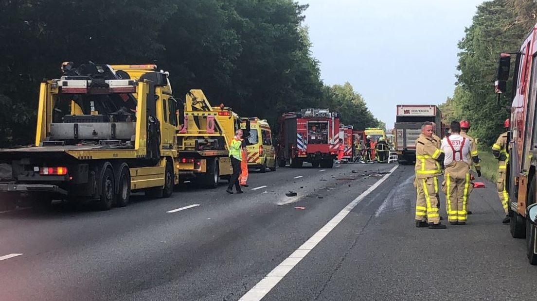 De A28 richting Zwolle was donderdagavond volledig afgesloten bij Harderwijk na een ongeluk met meerdere vrachtwagens. Voor zover bekend was de weg rond 21.30 uur weer helemaal vrij.