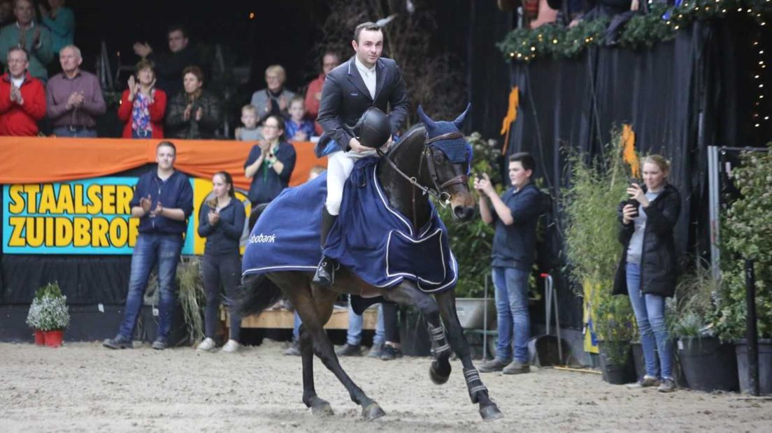 Jonathan Gordon en zijn paard, winnaars van de Grote Prijs op de slotdag van de vorige editie