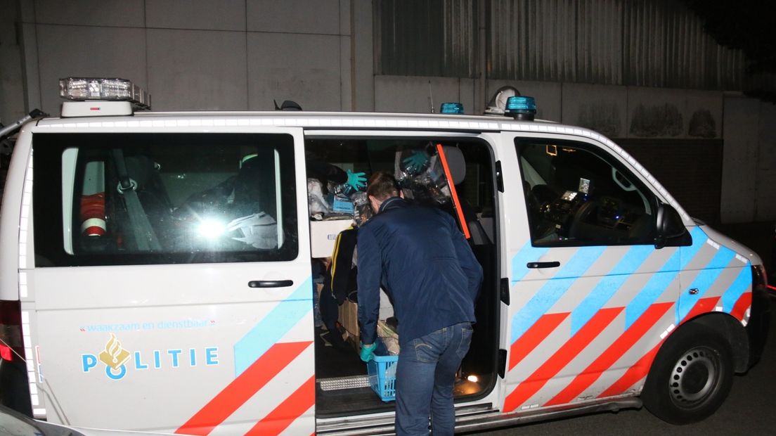 Vijf personen aangehouden na drugsinval Terneuzen (video)