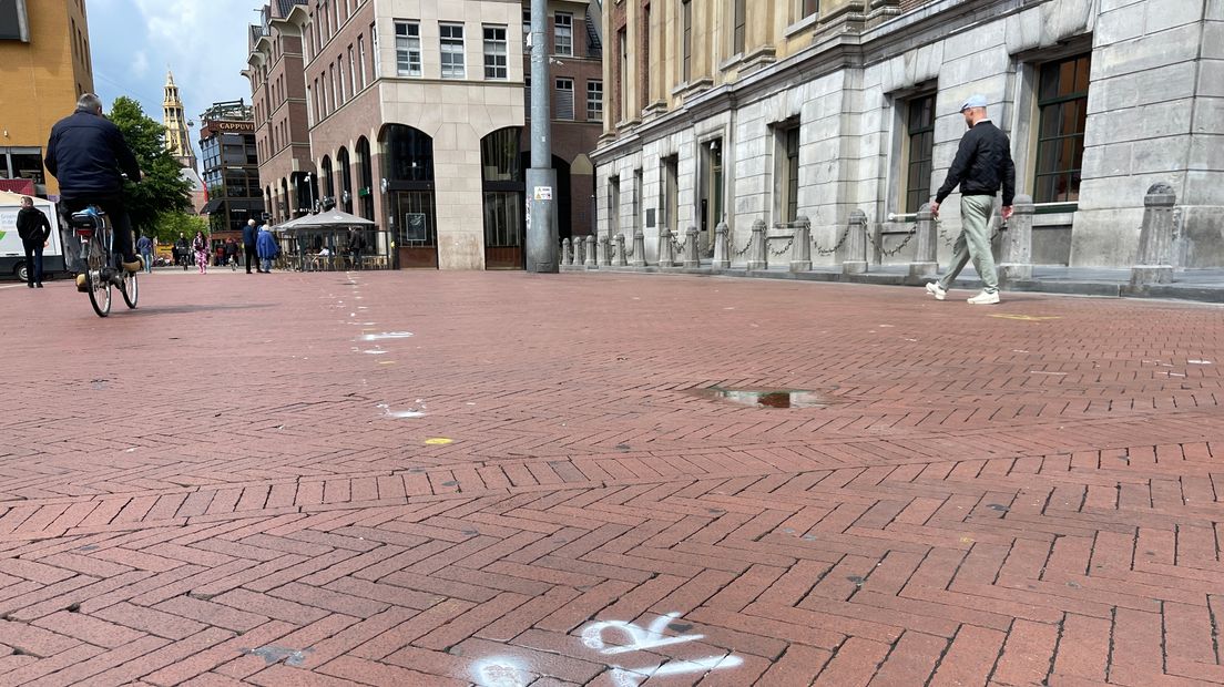 De marktmeesters hebben de zogenoemde Snackstraat uitgemeten