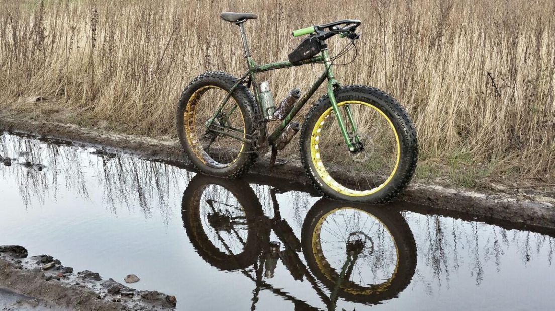 De fiets krijgt het zwaar te verduren
(Rechten: Janet Oortwijn / RTV Drenthe)
