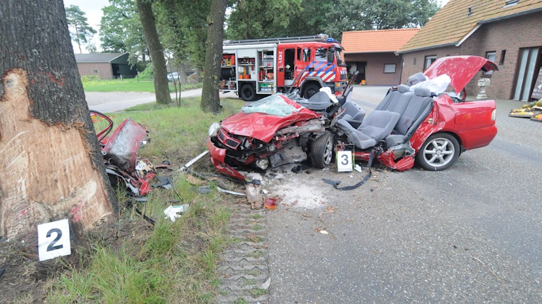 Automobilist (21) verongelukt in Geesteren