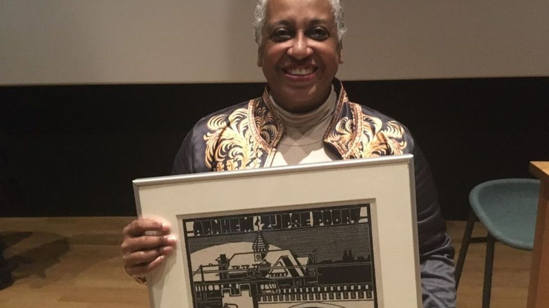 Ferida Nabibaks met de Prodesseprijs.