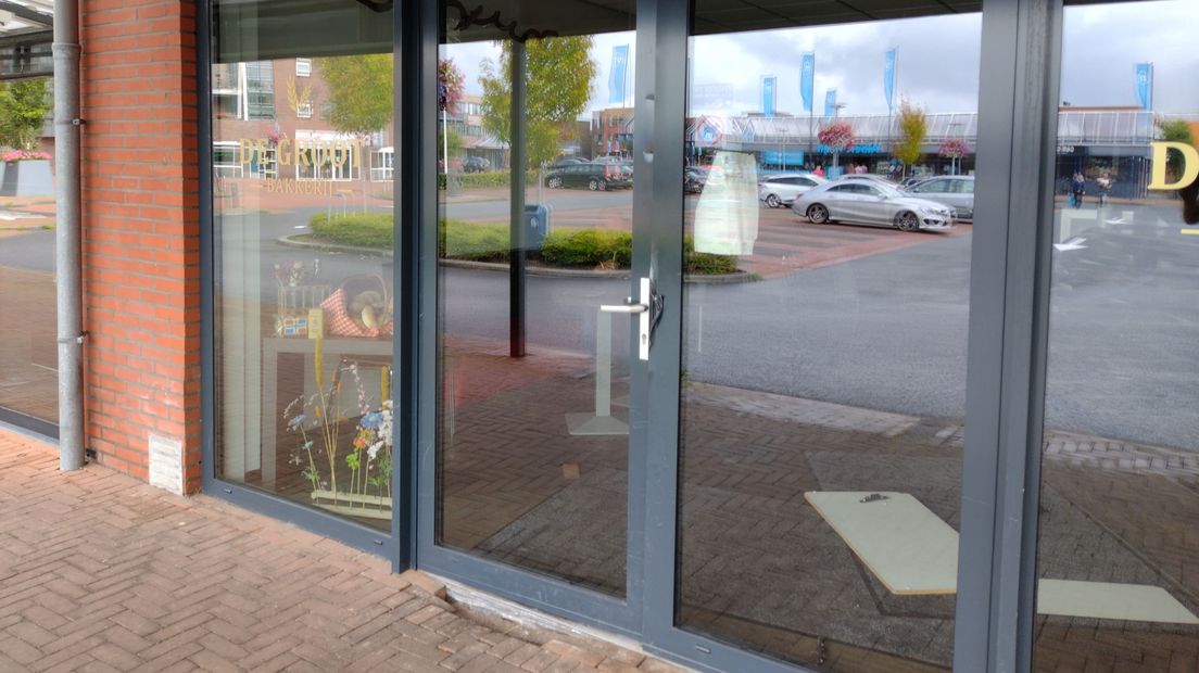 De geforceerde deur van bakkerij De Groot
