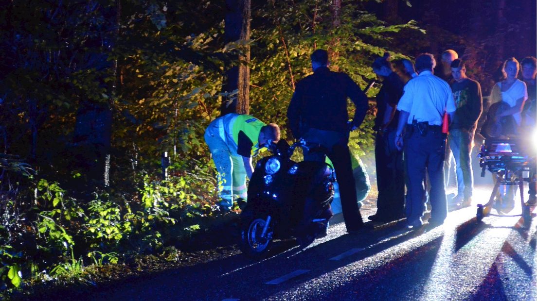 Scooterrijder gewond na ongeluk tussen Markelo en Laren