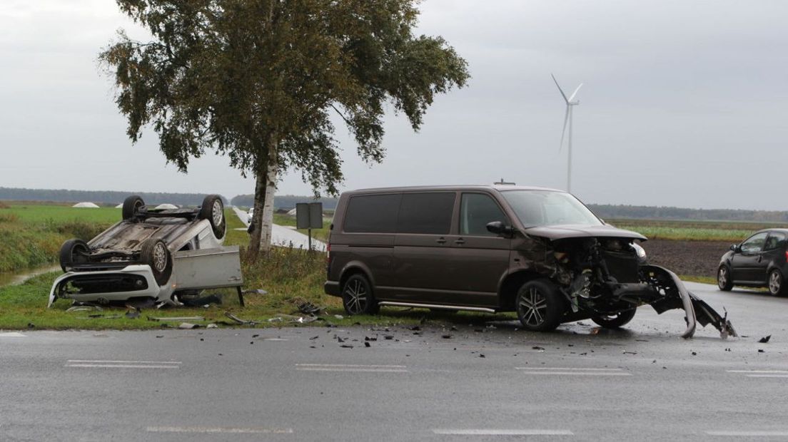Auto slaat over de kop bij Tweede Exloërmond