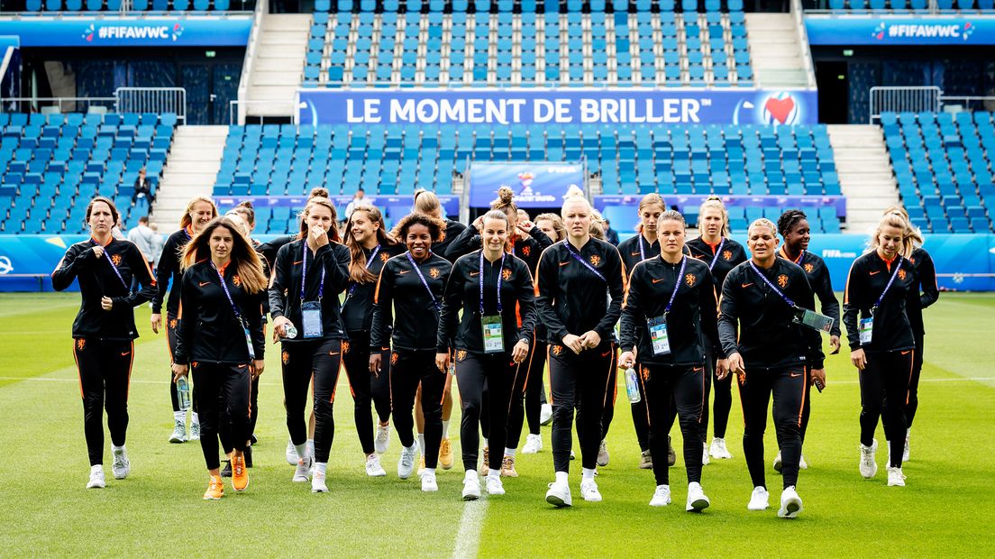 Het Nederlands vrouwenelftal in speelstad Le Havre.