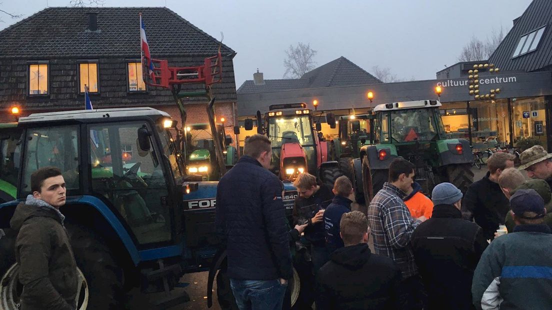 Boeren protesteren bij de komst Tjeerd de Groot in Diepenheim