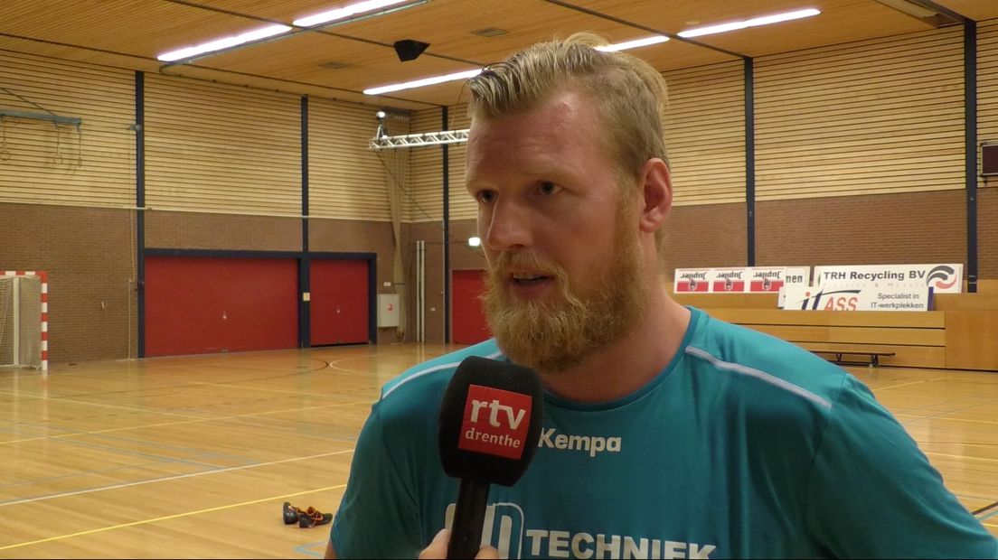 Tim Remer debuteerde maandagavond in zijn nieuwe rol als speler/trainer (Rechten: Stijn Steenhuis / RTV Drenthe)