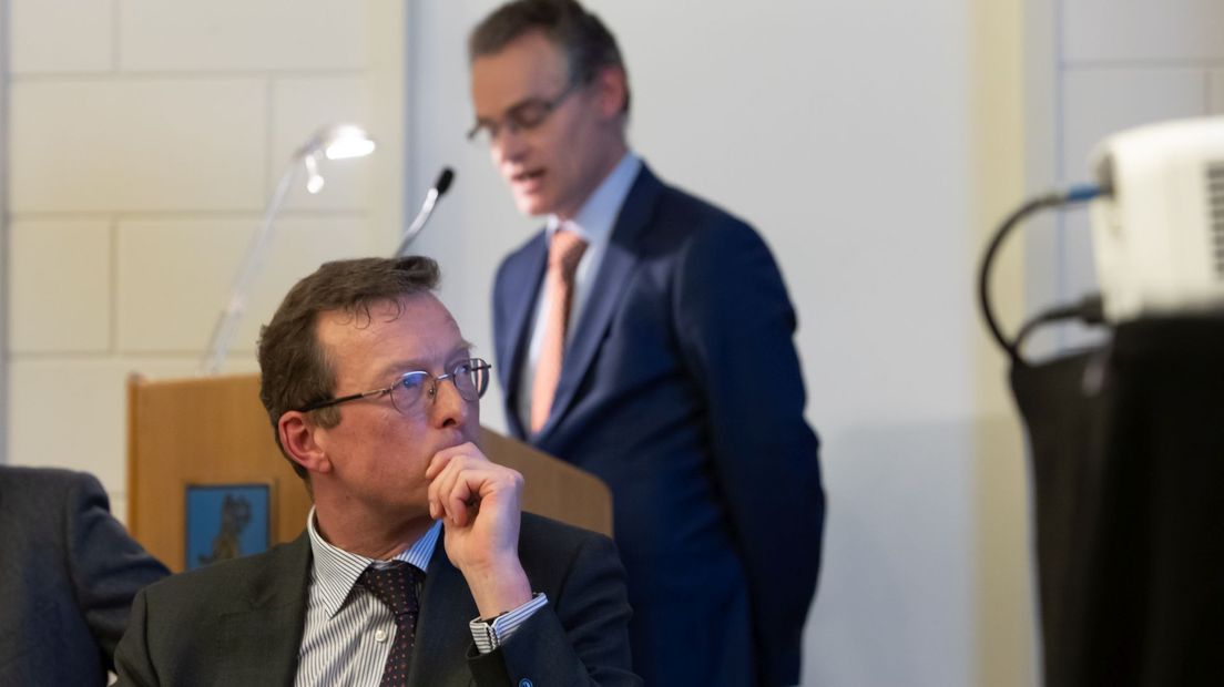 Paleis Soestdijk-directeur Floris de Gelder luistert naar wethouder Erwin Jansma.