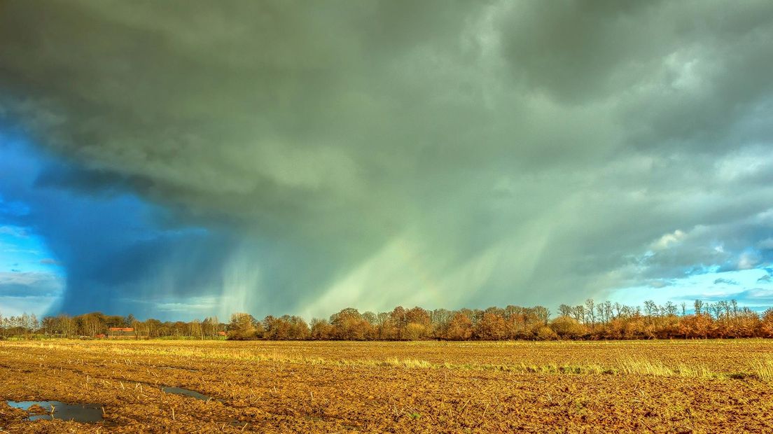 Weerfotograaf Nicky uit Zenderen is gek op slecht weer
