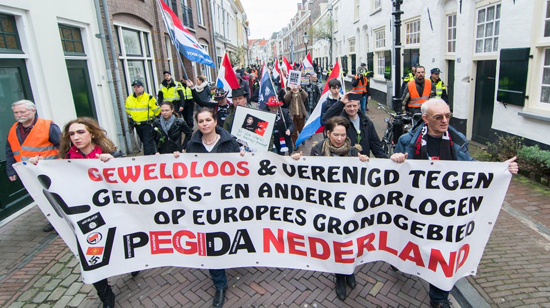 Pegida-aanhangers deden in 2017 een mars door Utrecht.