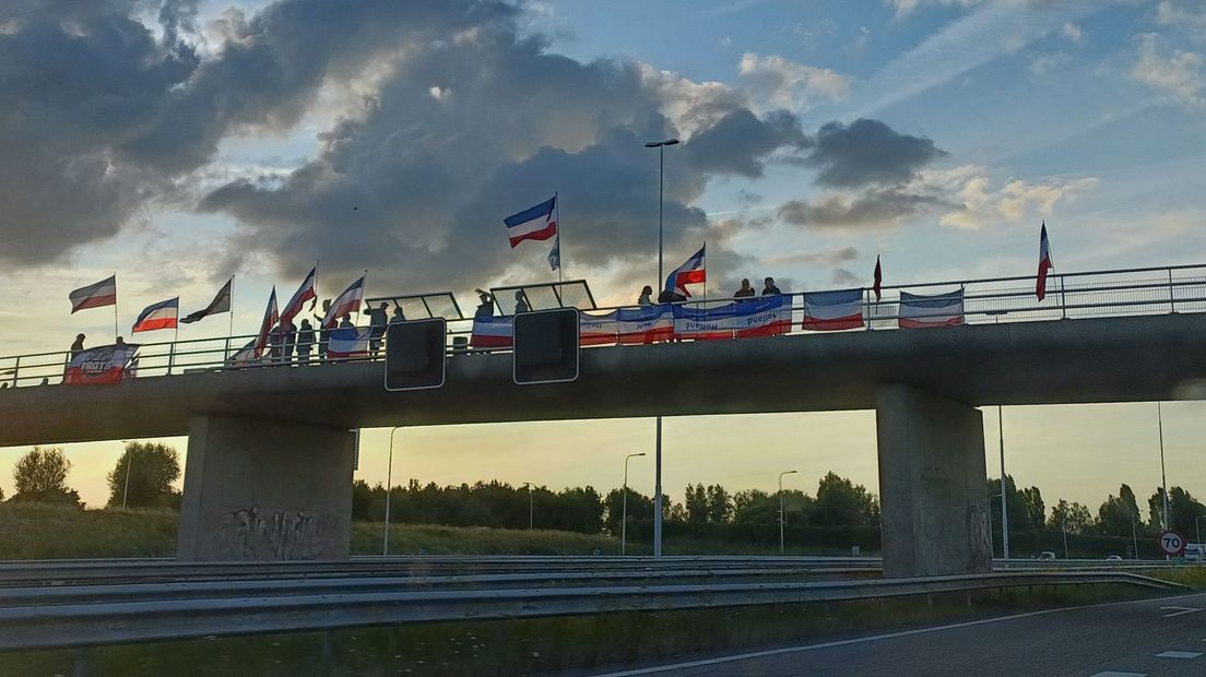 Als demonstrant pak je, naast al het getoeter, ook een fraaie wolkenpartij mee