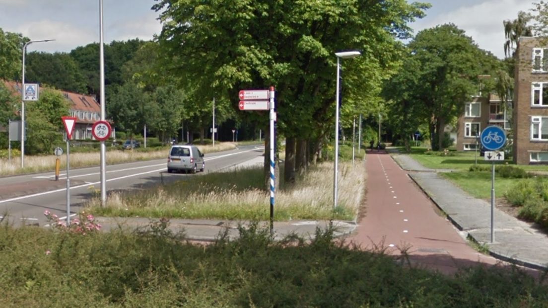 Bromfietsers waren niet welkom op en langs de Rolderhoofdweg (Rechten: Google Streetview)