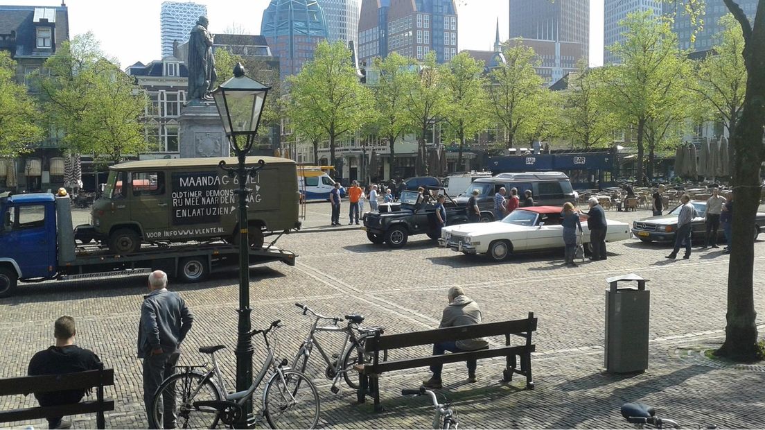Oldtimers in Den Haag tijdens een eerder protest