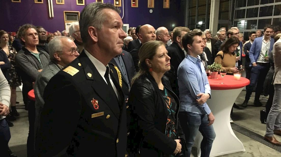Burgemeester Van Veldhuizen van Enschede waarschuwt voor einde vuurwerktraditie