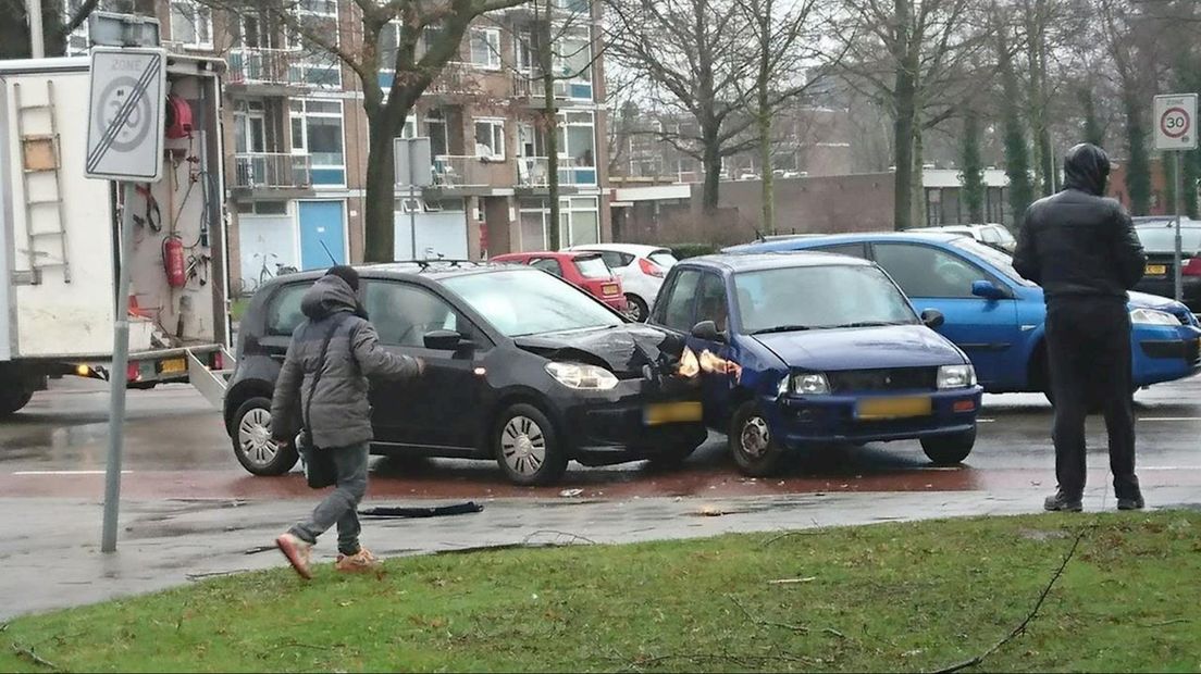 Schade bij botsing in Enschede
