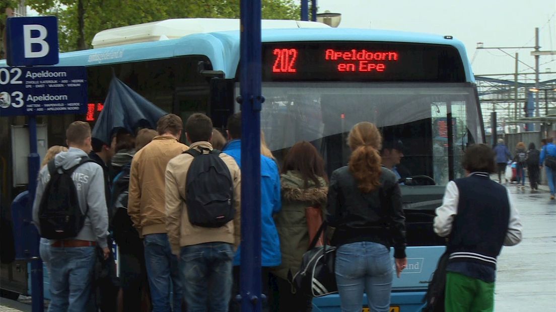 Versoberde busdienstregeling zorgt voor afname aantal reizigers
