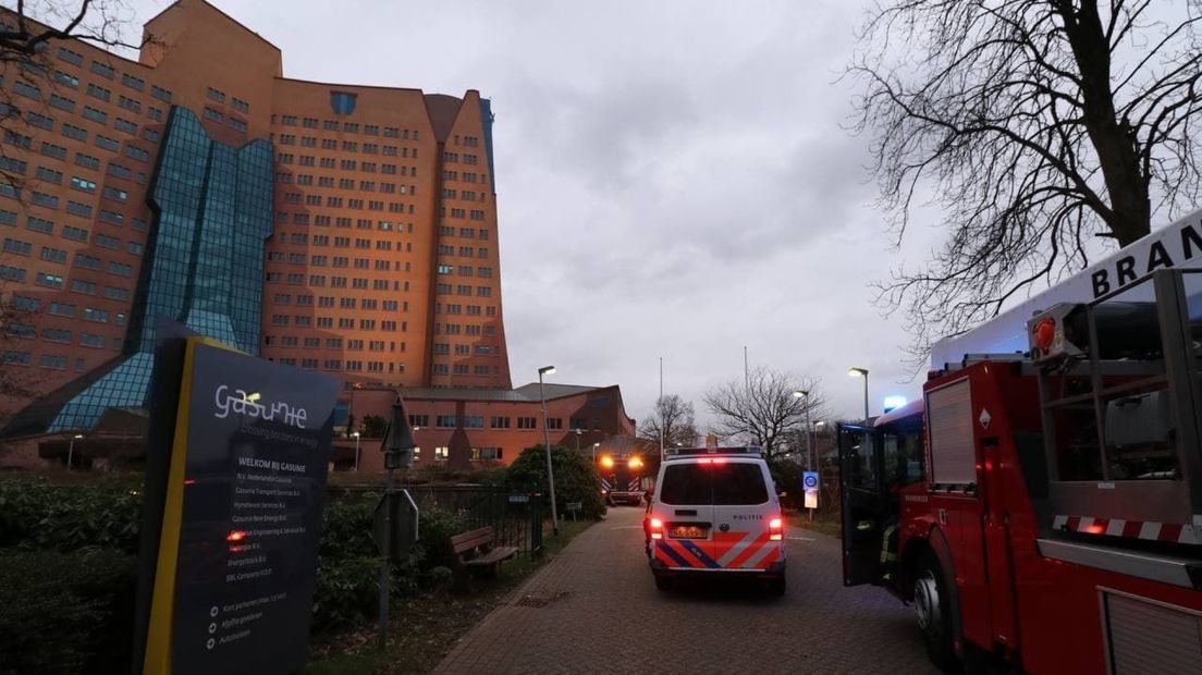 Storm damage: parts of the facade of the Gasunie building fall down, ring road partly closed (update)