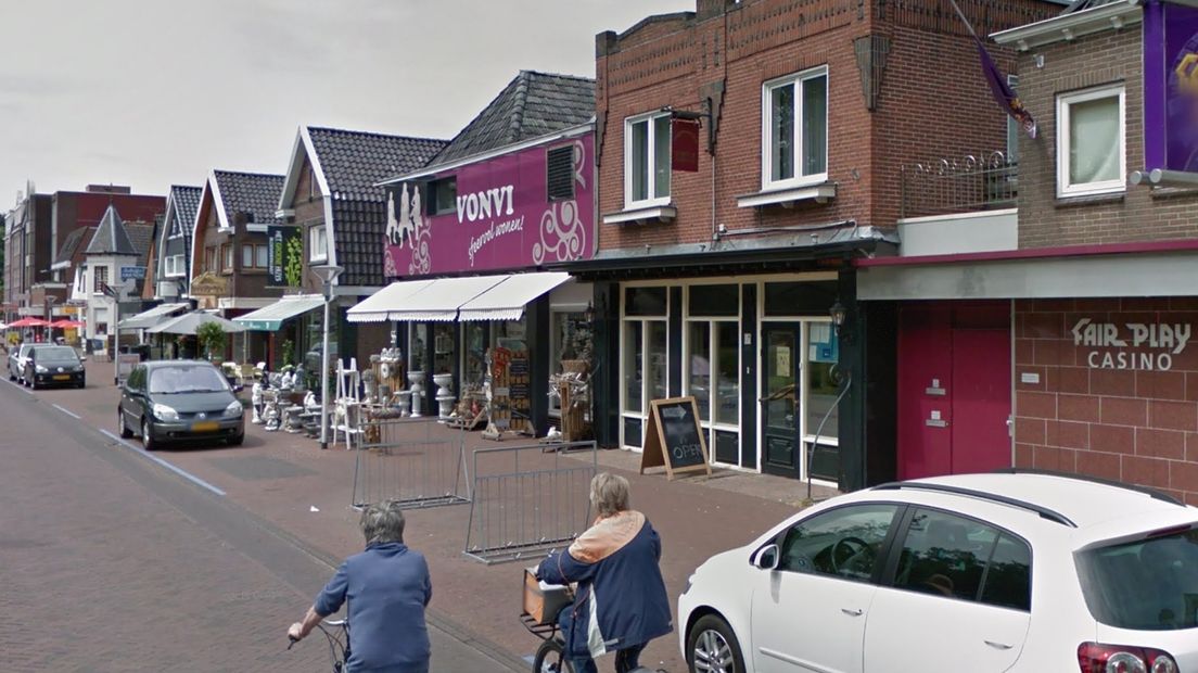 Winkels aan de Hoofdstraat in Ter Apel.