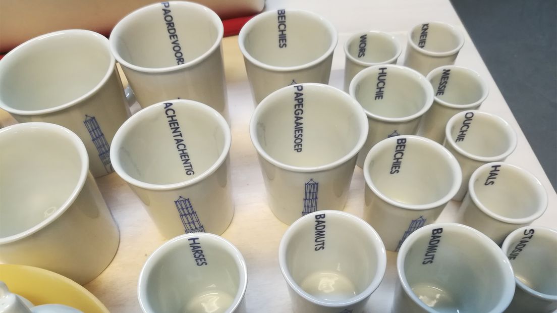 Van papegaaiesoep (jenever) tot beichies (ons beiden): het staat er allemaal.