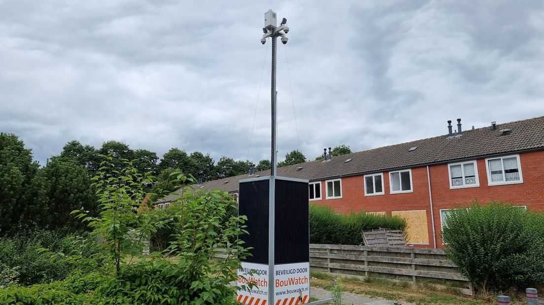 Aan de Groen van Prinstererstraat in Hoogezand zijn camera's geplaatst