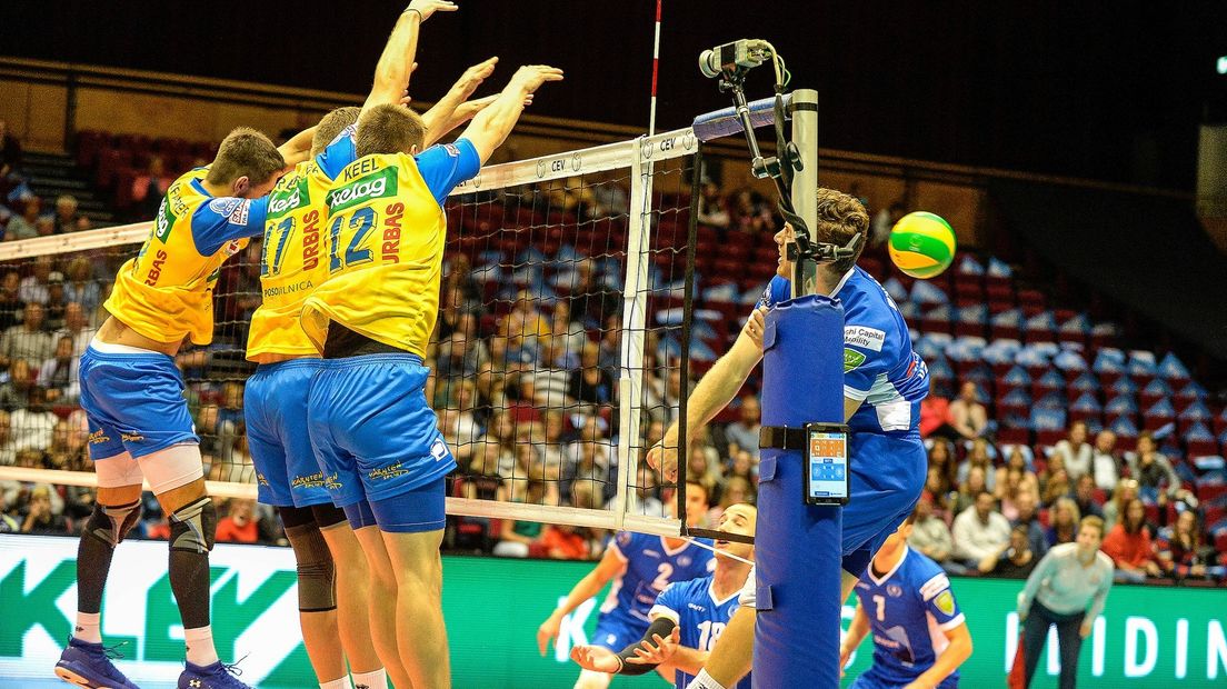 Lycurgus krijgt de bal niet langs het blok van SK Posojilnica archief