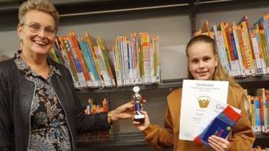 Esmeé Holstege voorleeskampioen Oldebroek