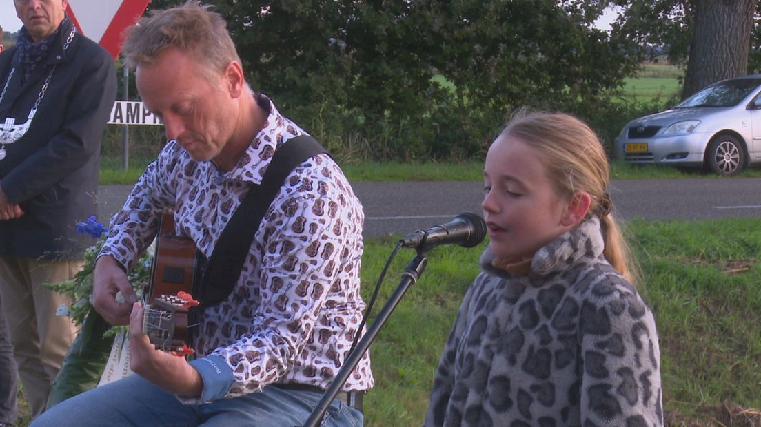 Zara de Boer en Hans van Dongen zingen Hatikwa