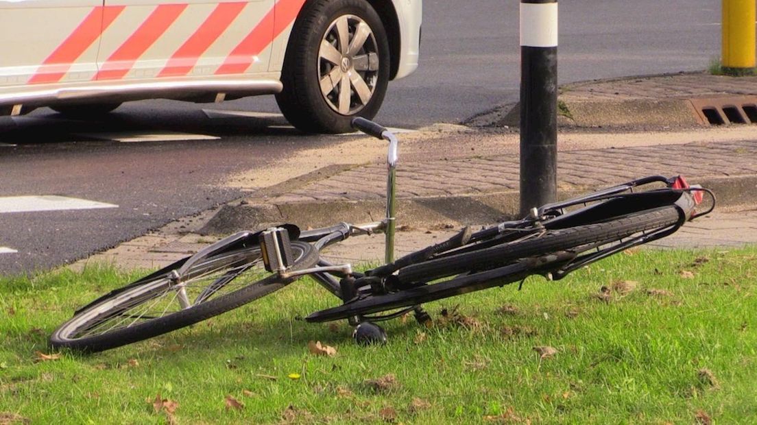 Fietster Geschept Door Auto In Enschede En Raakt Gewond Rtv Oost