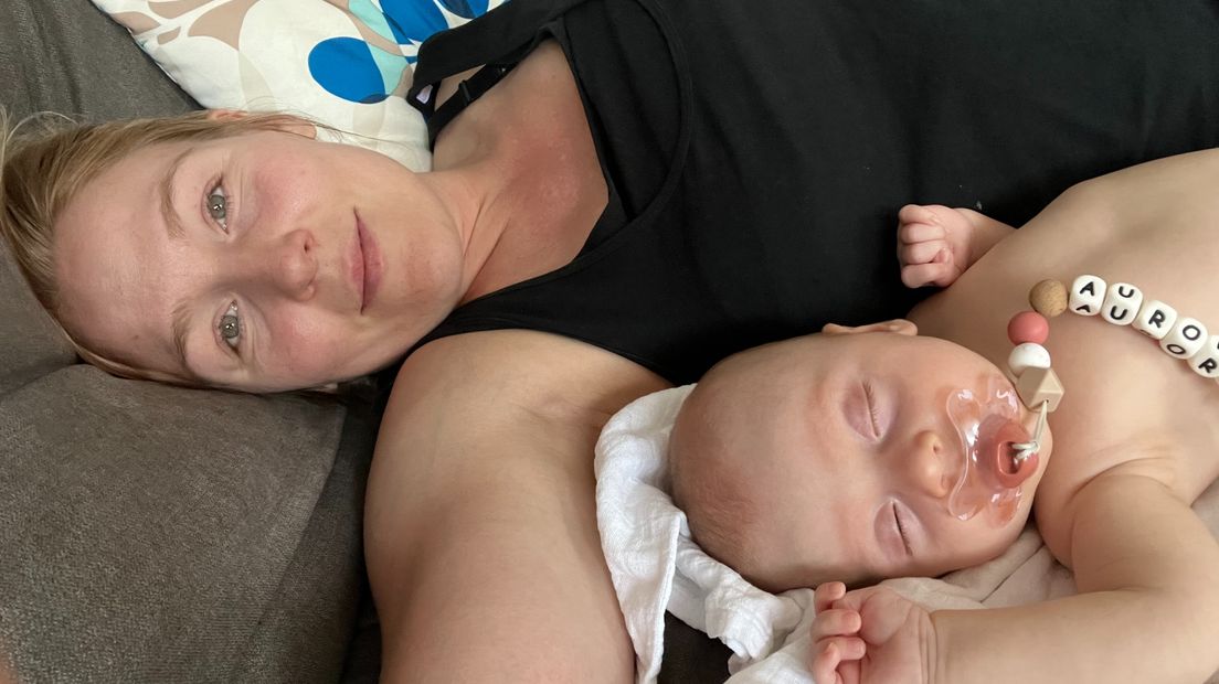 Kim Polling met haar dochter Aurora