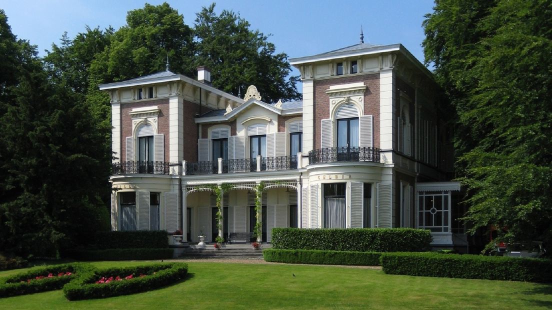 Villa Gelria voor de restauratie