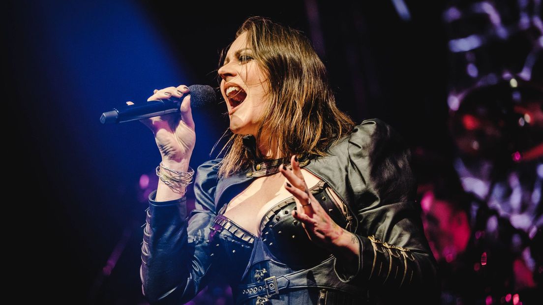 Nightwish Frontwoman, Jansen, Retires Temporarily Due to Pregnancy and Health Concerns