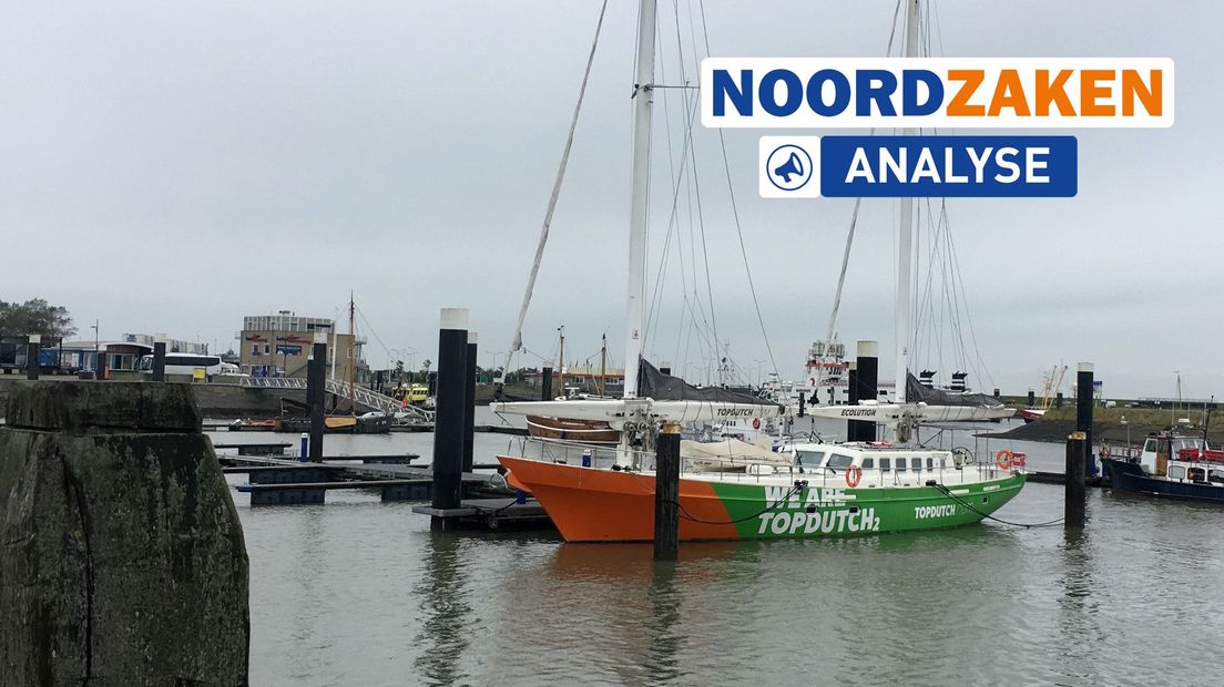 Het Top Dutch-zeiljacht in de haven van Lauwersoog