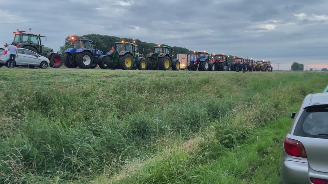 Boeren blokkeren A7 op beide rijbanen