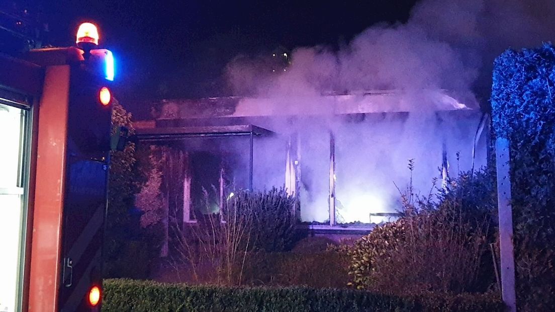 Brand verwoest huis Celsiusstraat Enschede