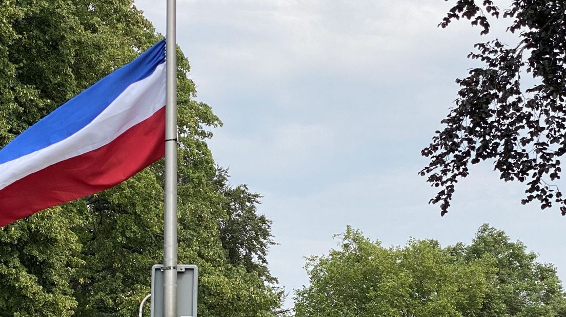 Omgekeerde vlaggen Dalen/Oosterhesselen
