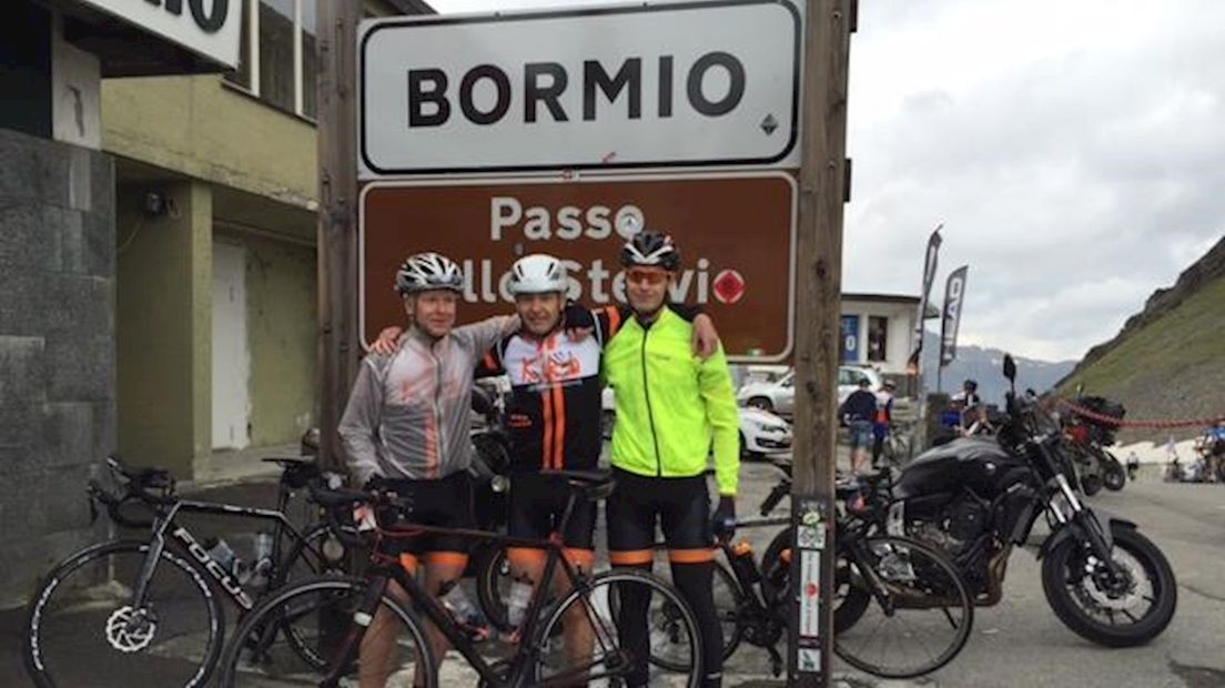 Team Rens uit Vriezenveen tijdens Giro di Kika